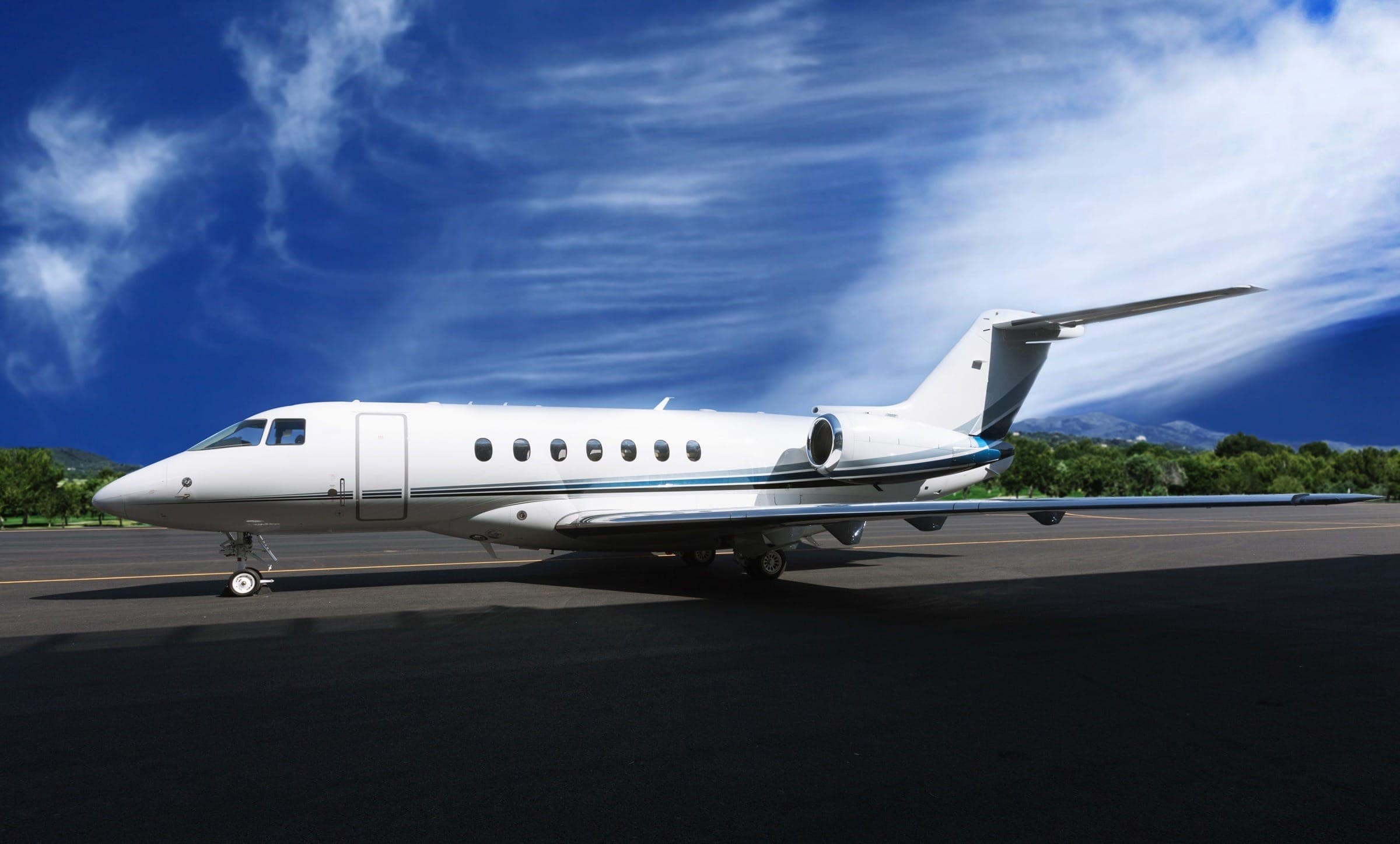 Hawker 4000 private jet exterior