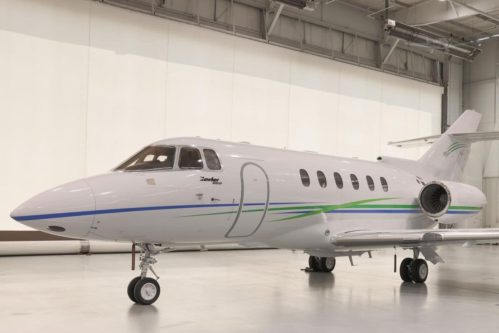 Hawker 900XP exterior