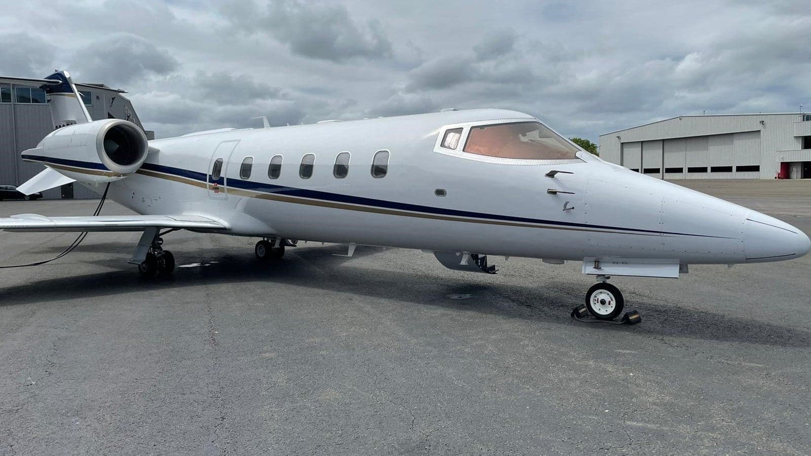 Lear 60 private jet exterior