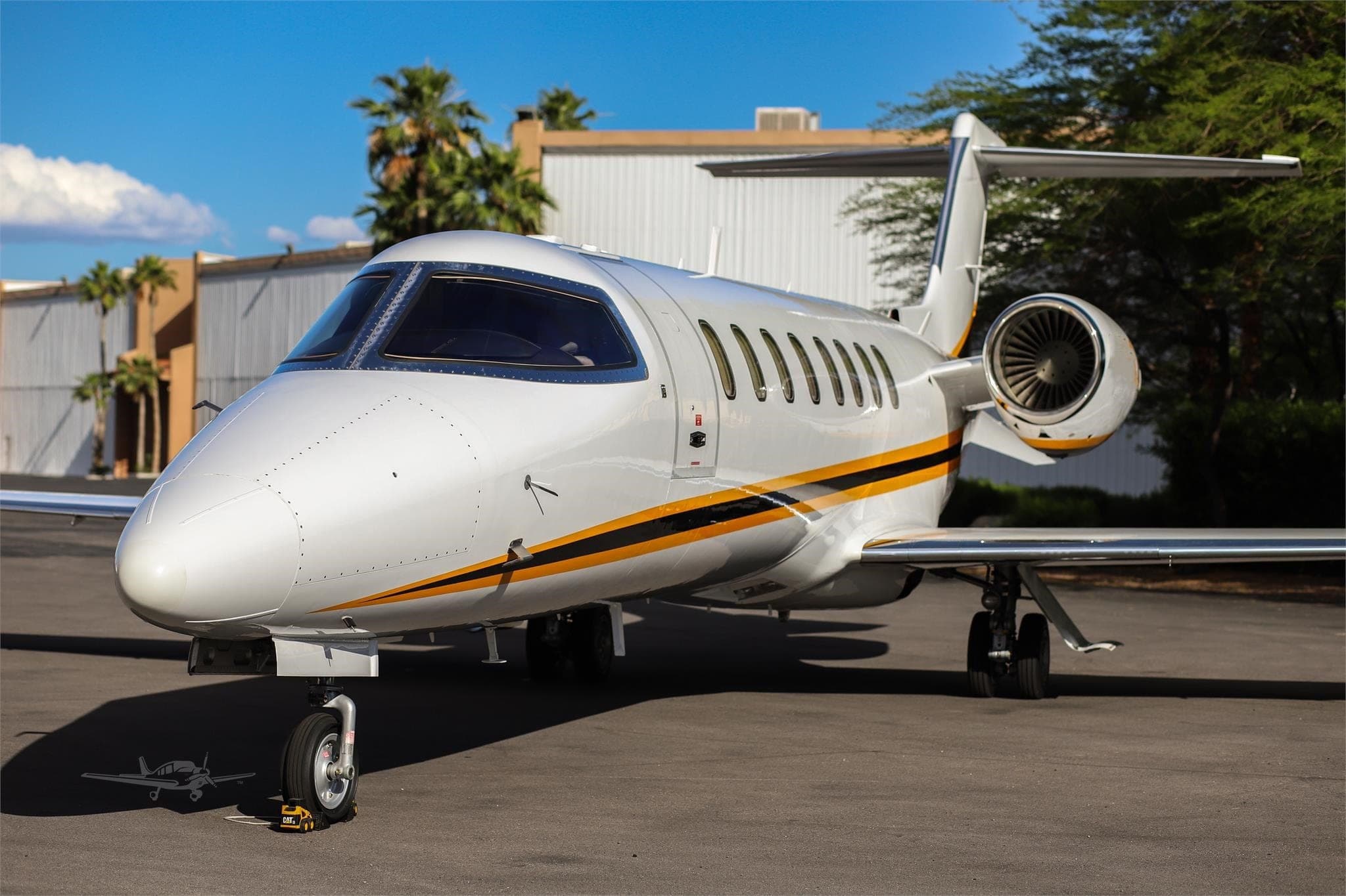 Lear 75 private jet exterior