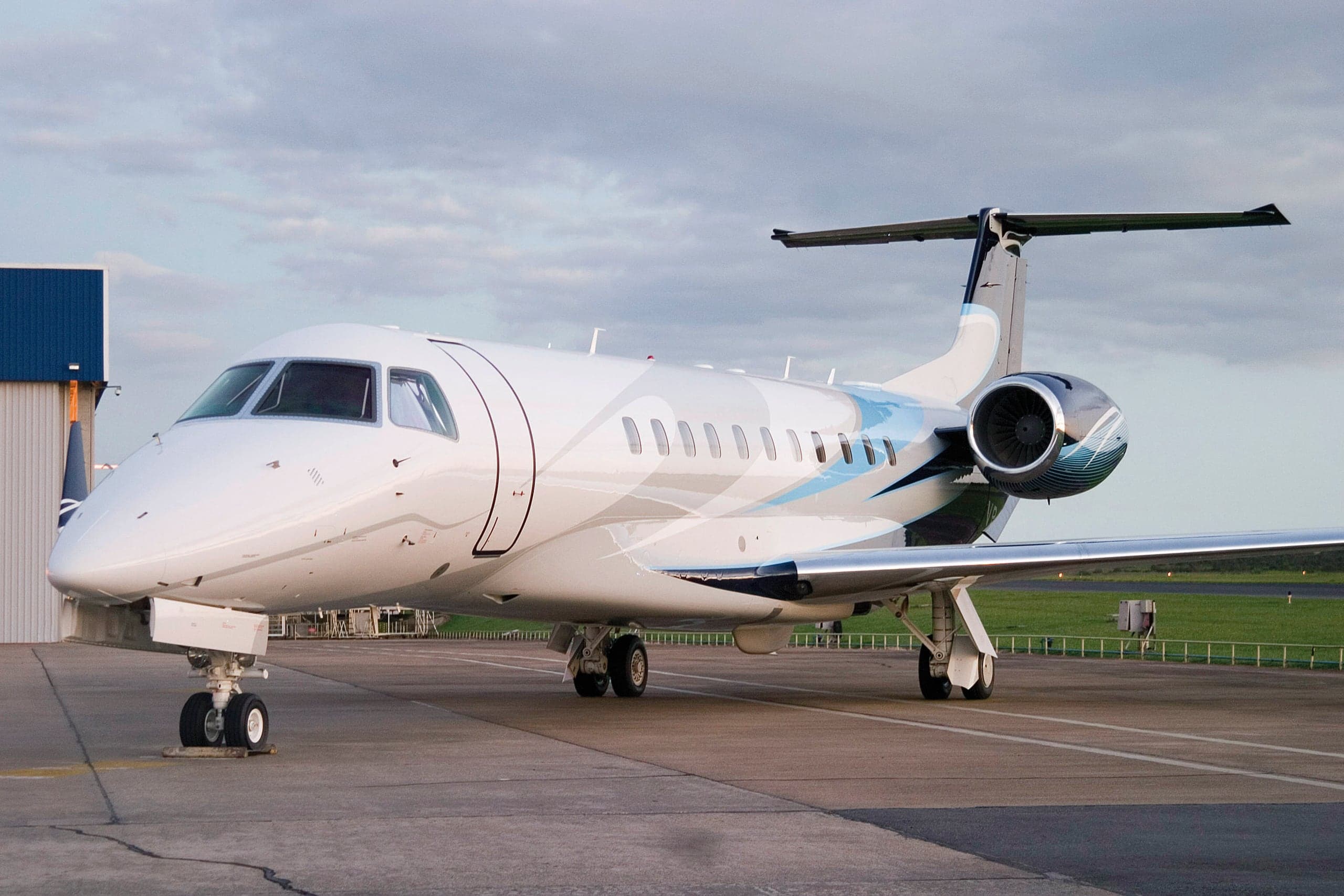 Legacy 600 private jet exterior