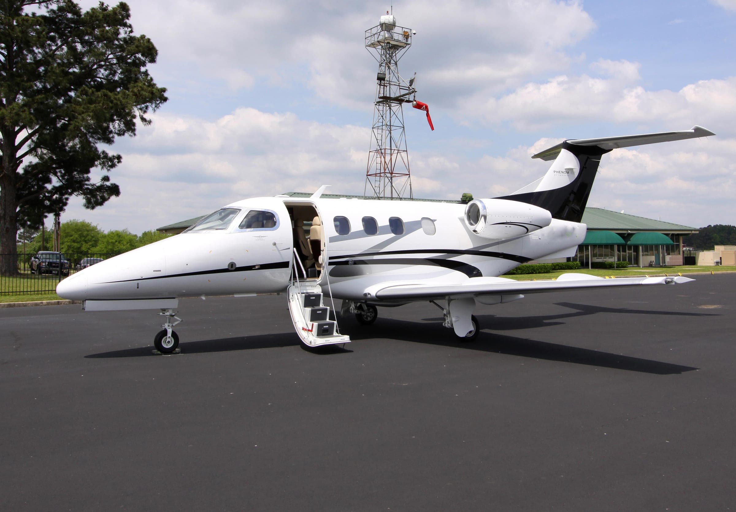 Phenom 100 exterior